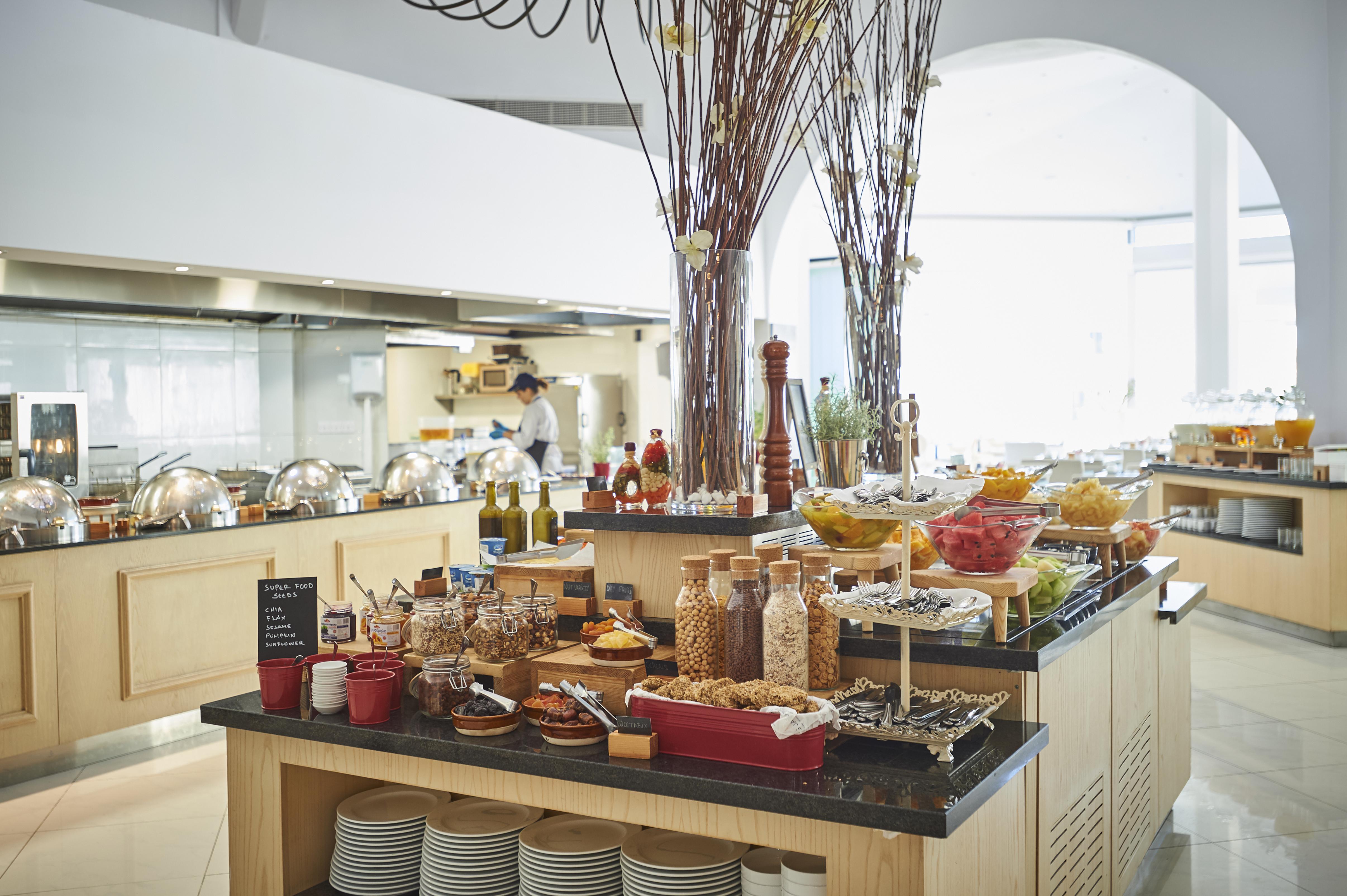 King Jason Paphos - Designed For Adults By Louis Hotels Екстериор снимка