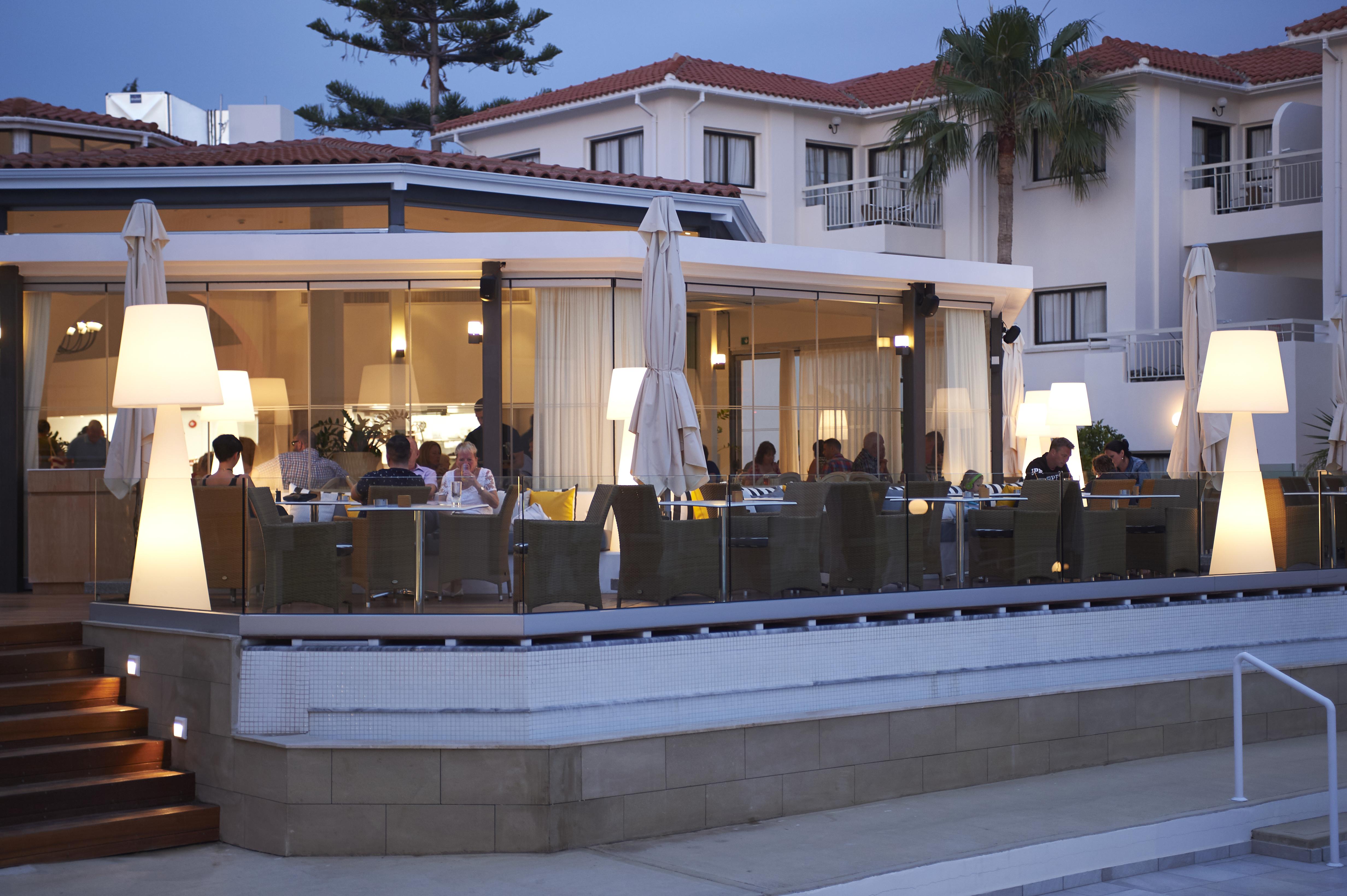 King Jason Paphos - Designed For Adults By Louis Hotels Екстериор снимка
