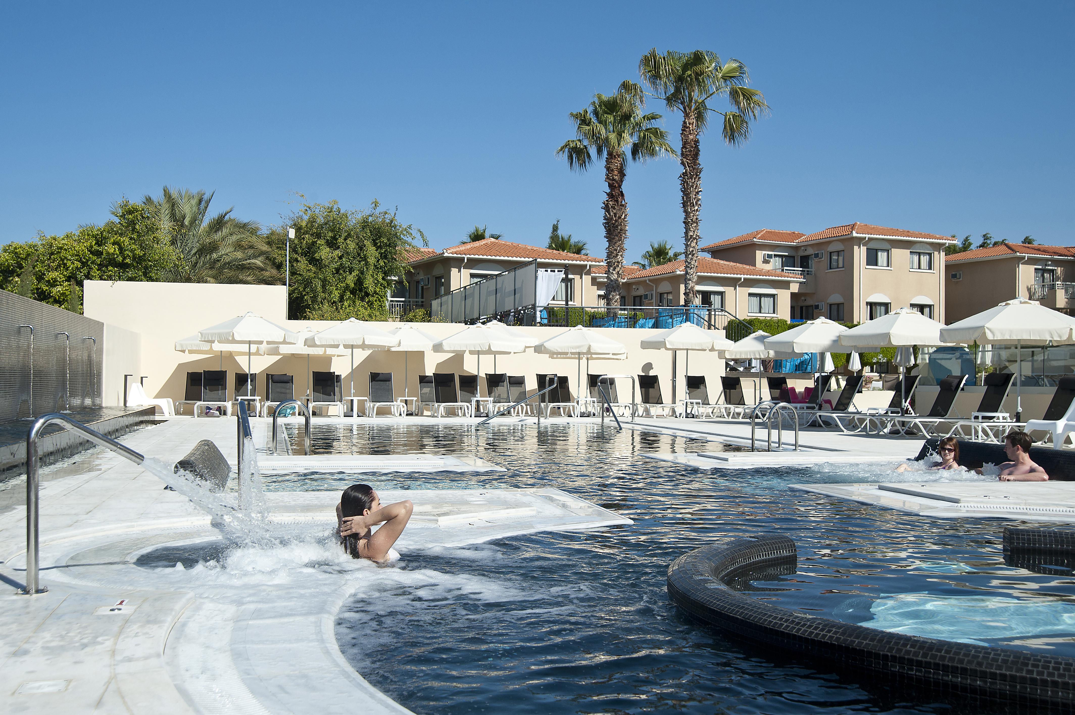 King Jason Paphos - Designed For Adults By Louis Hotels Екстериор снимка