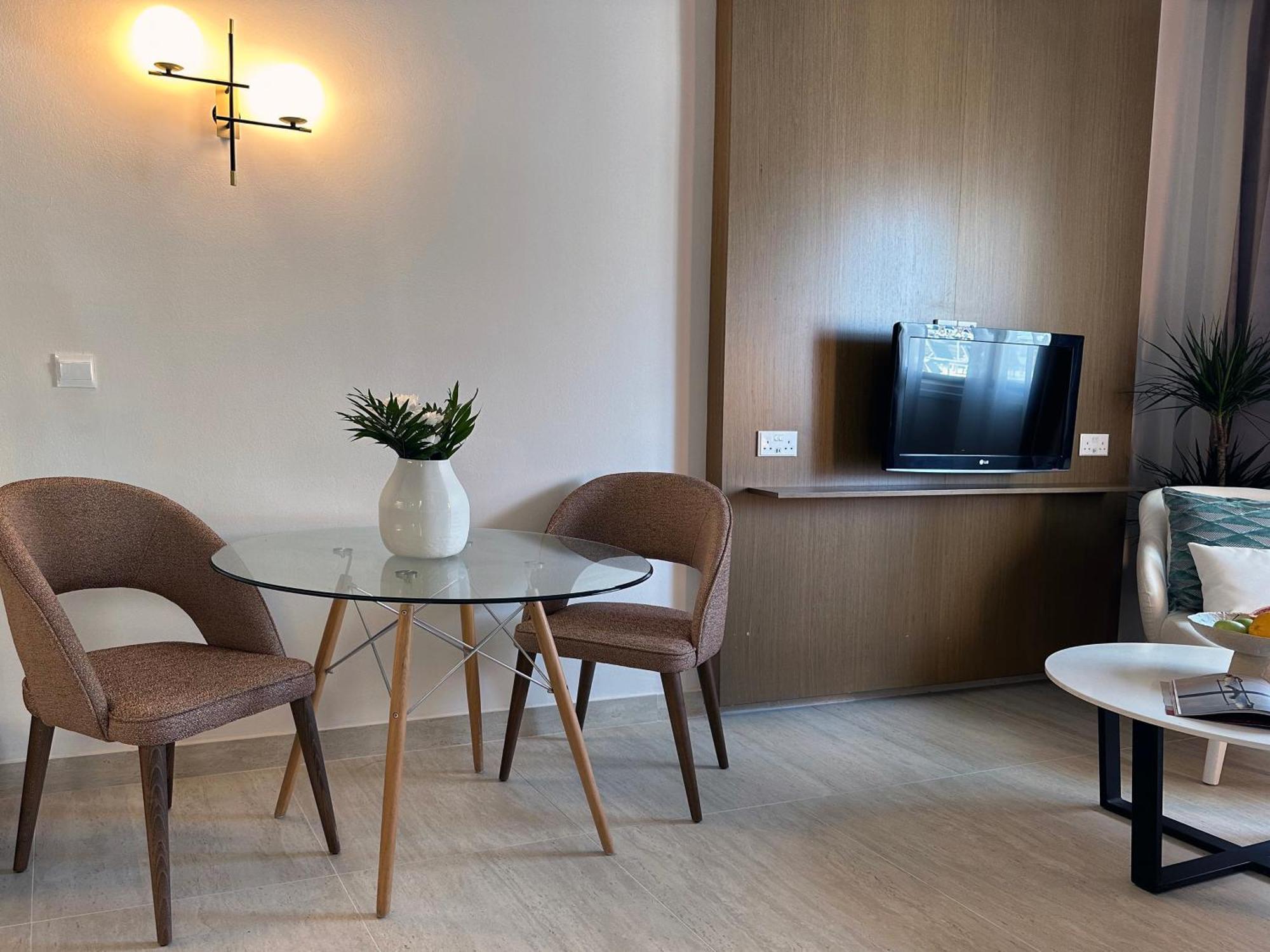 King Jason Paphos - Designed For Adults By Louis Hotels Екстериор снимка